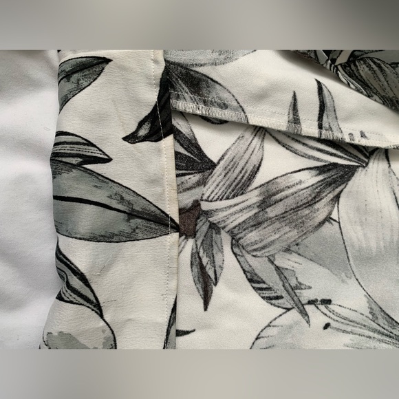 Dynamite split leg jumpsuit - Picture 3 of 4